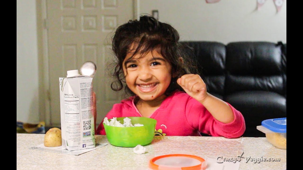 My little one mimicking me making "PAPER TOWEL PASTA" recipe...super cute | Crazy4veggie