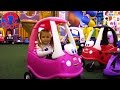 VLOG Ярослава в НОВОМ ОГРОМНОМ Развлекательном Центре Катаемся на машинке Little Tikie Car