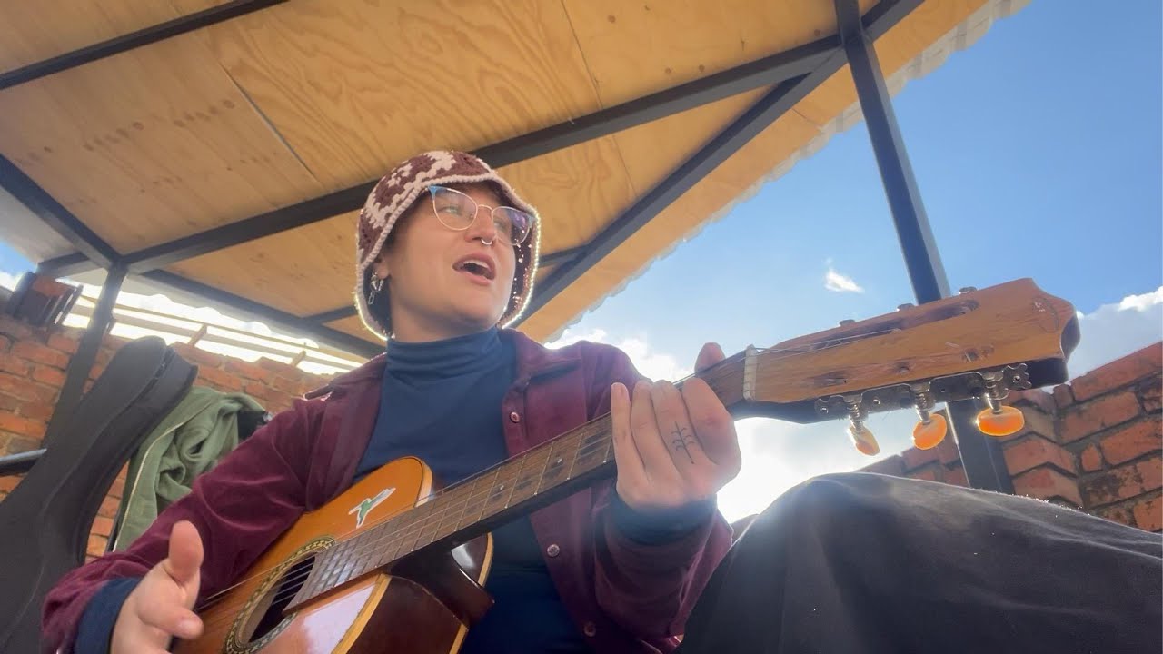 Encountered a man trying to rob a motorcycle - so I sing