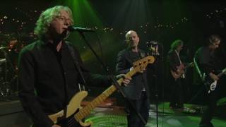 Vignette de la vidéo "R.E.M. - "Fall On Me" [Live from Austin, TX]"