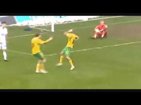 This is a video inspired by Henri Lansbury doing the "Dougie" after scoring a goal for Norwich on 19 February 2011 during the game against Leeds in the NPower Championship. I must give massive credits to "Bigblonko" for his cool videos, and felt that his videos deserve to be 'glammed' up further!