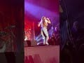 Capture de la vidéo Goo Goo Dolls Ask A Fan To Come On Stage To Sing Along With Iris, Nampa Idaho, 7/15/22