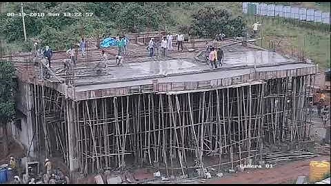 Bad safety measures and engineering example, scaffold collapse accident cought on camera