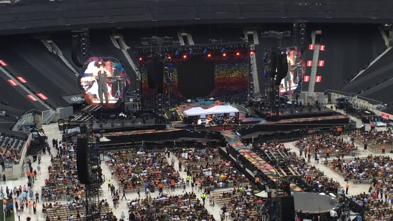 ALESSIA CARA - RIVER OF TEARS COLDPLAY SUPPORT @ MetLife Stadium New