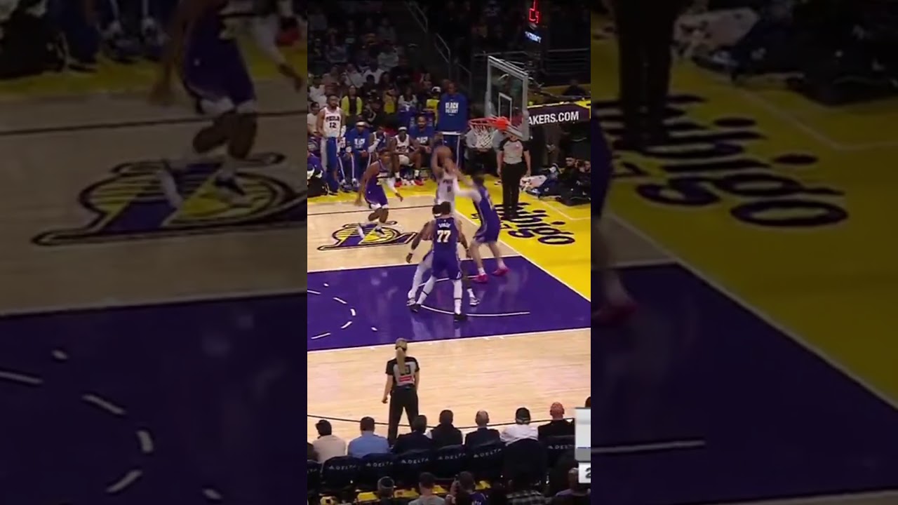 Quentin Grimes drives baseline for the POSTER SLAM! 