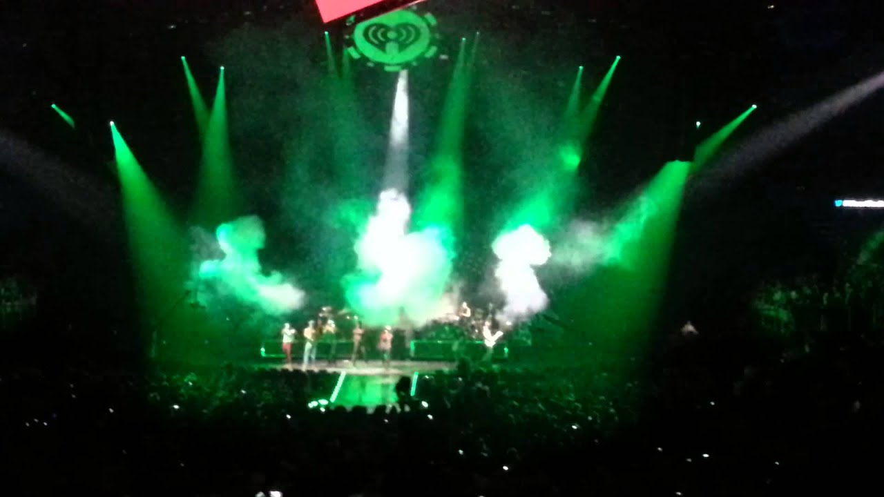 Bruno Mars "Gorilla" live @ the iHeartRadio Music Festival 2013 in Las Vegas