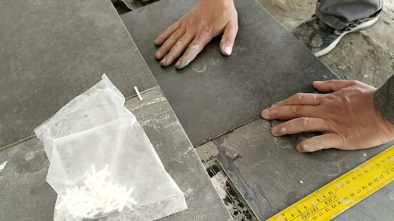 Укладка плитки на лестничный марш. Облицовка лестниц керамогранитом ...