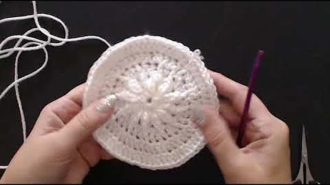 Crochet baby bonnet. Crochet baby gift set.