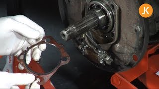 How to replace the rear hub oil seal on a VW Beetle (1/3)
