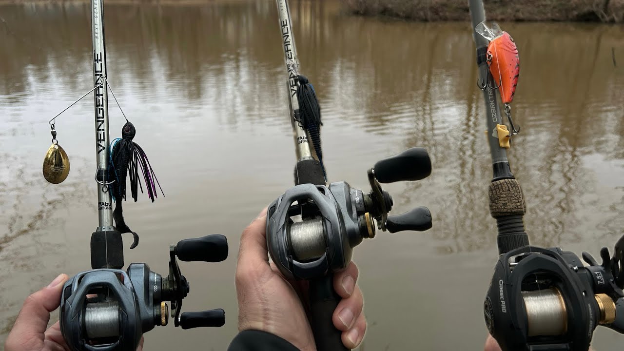 February Bass Fishing!! (Cold, Muddy Water)