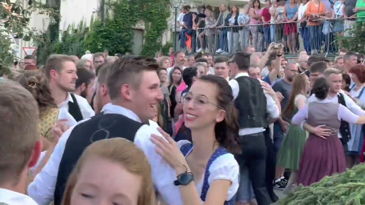 Alfelder Kirwa 2022 - Kirwamontag mit Austanzen