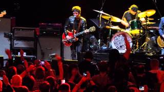 birds gallagher noel flying