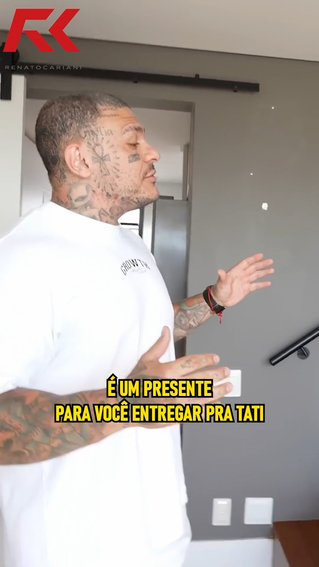 TOGURO COMPROU UM PRESENTE PARA A TATI! ? #renatocariani #toguro #juliobalestrin #taticariani #meme