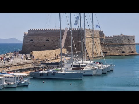 KOULES FORTRESS. Passing