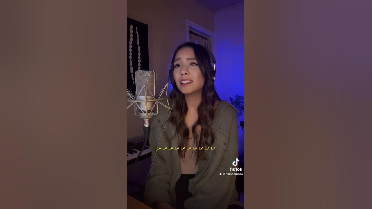V2 of #deaddisco @metricmusic! Happy Sunday, friends 🥰 #cover #music #lyrics #indieartist