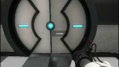 Me playing custom Portal map Logic Portals