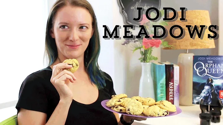 Epic Author Facts: Jodi Meadows | The Orphan Queen