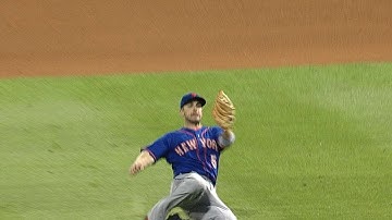 Wright robs Utley with outstanding catch