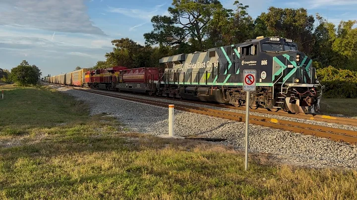 FEC TRAIN 105 @ 4:44pm 12-18-25 