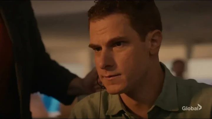 9-1-1 8x02  Athena calls 911