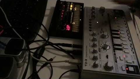 Behringer TD-3 MIDI Sync with Korg Volca Beats - Techno Live Session🎶🔉🎧👽🔊🎚