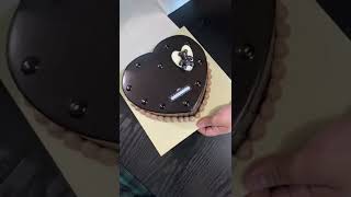 Cake Na May Gold Ng Boulangerie Or Chewy Choco Cake Ng Contis Ano Kayang Mas Masarap 