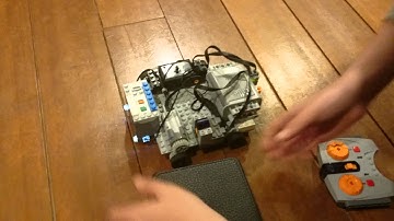 小5の息子がレゴで作ったラジコン？