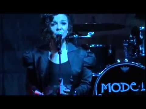 Queen - Fat Bottomed Girls (Official Video) Queen - Fat Bottomed Girls (Official Video)
