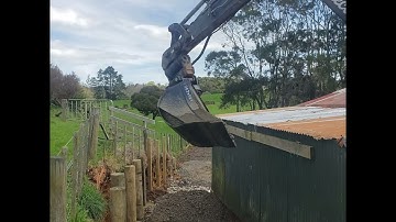 Digmax 360 rotate bucket put to work on Spratt Shaping Limited 8 ton Terex Wheel Excavator
