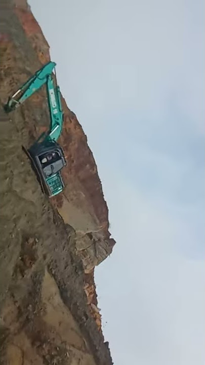 Demi se suap nasi kerja di atas longsoran