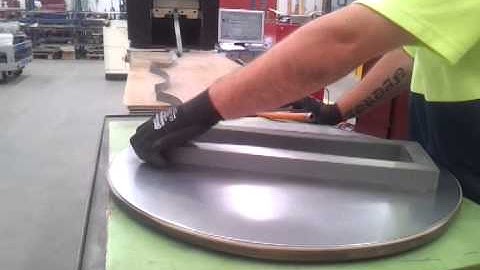 Unicore - Production of an Uncut core using a turning table