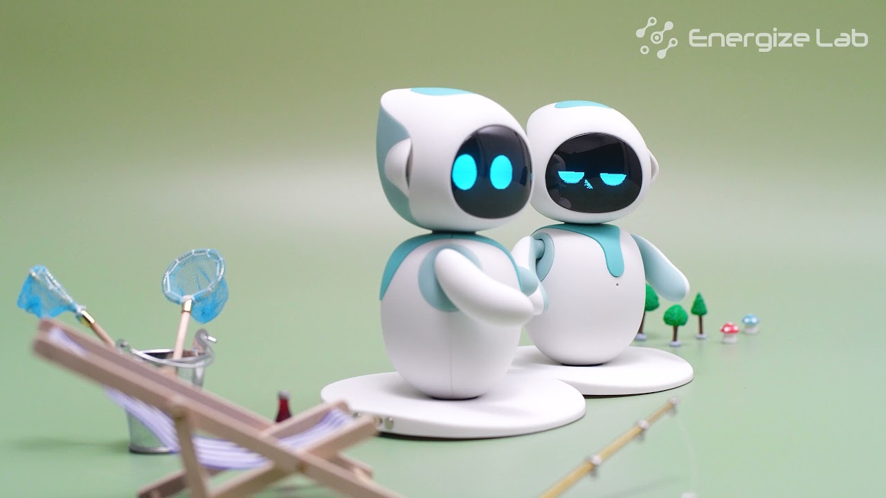 EILIK Bot - Cute Little Companion Robot on Your Desktop with Emotional  Intelligence Technology - Tuvie Design