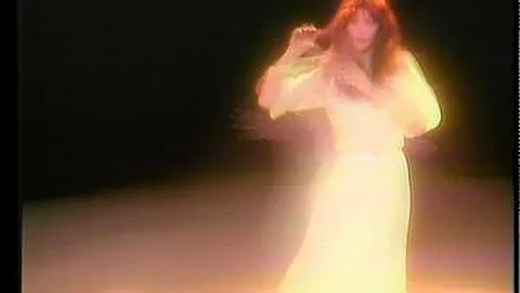 Kate Bush - Wuthering Heights - Official Music Vid...