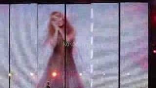 Kylie Minogue - &quot;No More Rain&quot; (Live)