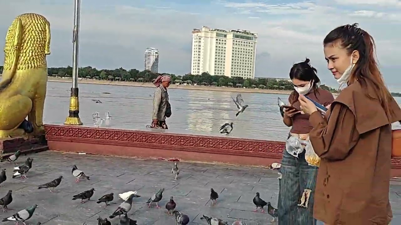 Open air street food market, Phnom Penh Cambodia 