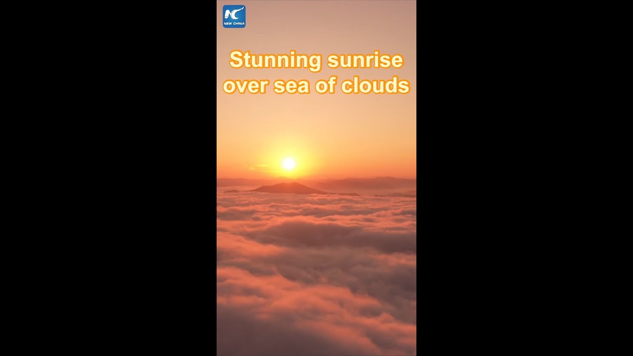 Stunning sunrise over sea of clouds in SW China