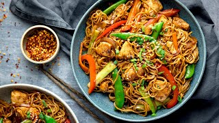 Super easy stir fry, ready in under 30 mins | Easy Chicken Lo Mein, the family will LOVE it!