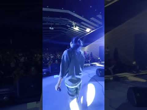 Amirabbas Golab Bazam Raft I Live In Concert امیرعباس گلاب بازم رفت