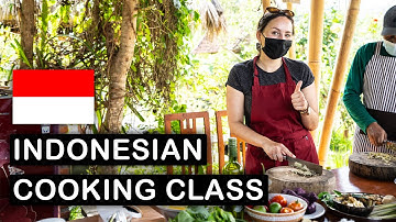 First time COOKING INDONESIAN FOOD - Organic and Vegan Cooking class in Bali (Kolak & Pisang Goreng)