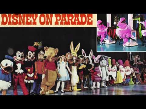 The evolution of Winnie the Pooh costumes from Disney theme parks episode 28