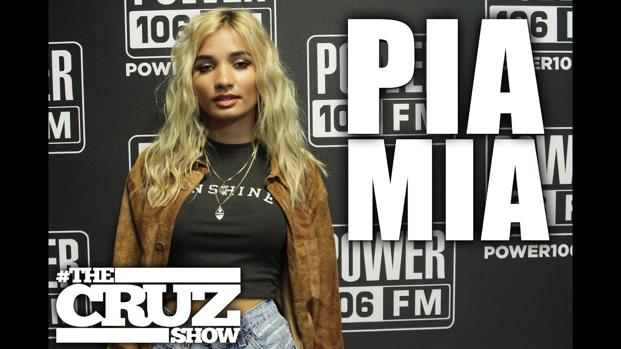 Pia Mia On Her Grill Made of Rose Gold + Diamonds