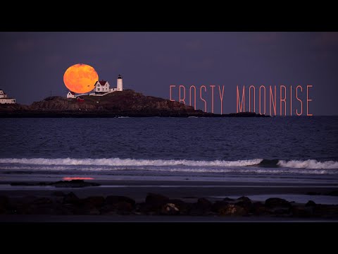 11 Minutes of the Frost Moon rise at Nubble Lighthouse