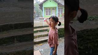 tiara ambil air hujan buat dde#trendingshorts