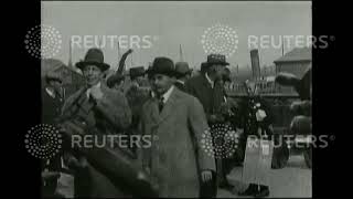 1920 General Sir Ian Hamilton unveils memorial