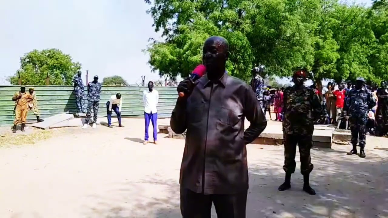 Старший советник президента генерал Куол Маньянг Джуук совершил поездку по округам Дук, Тви и Бор...