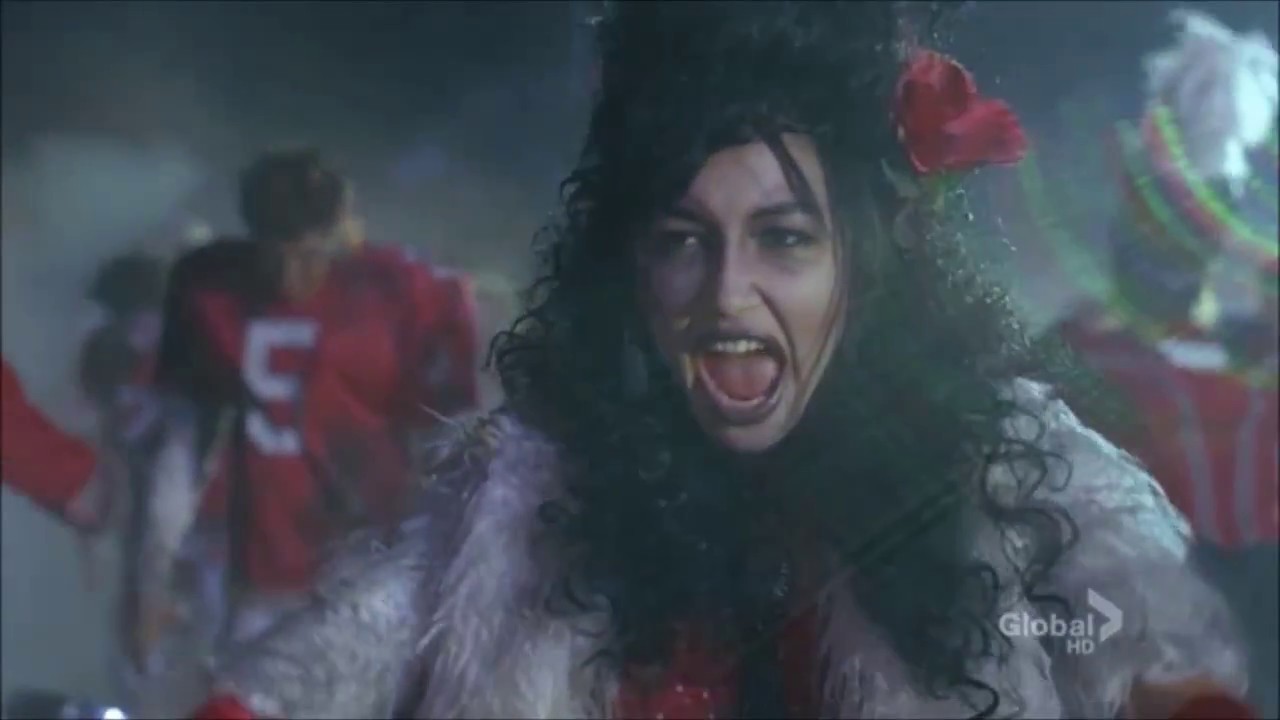 Glee Thriller / Heads Will Roll (Full Performance) HD YouTube