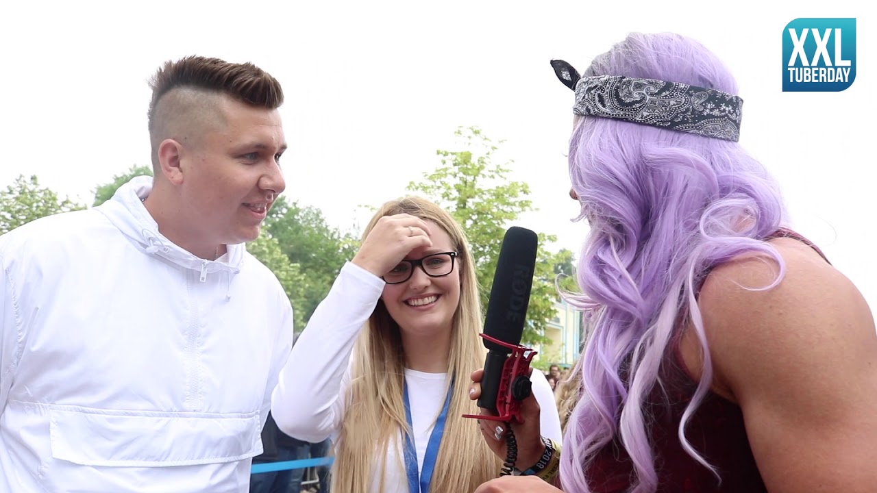 Kobe & Mone auf dem Blue Carpet beim XXL TuberDay im Movie Park Germany 2018