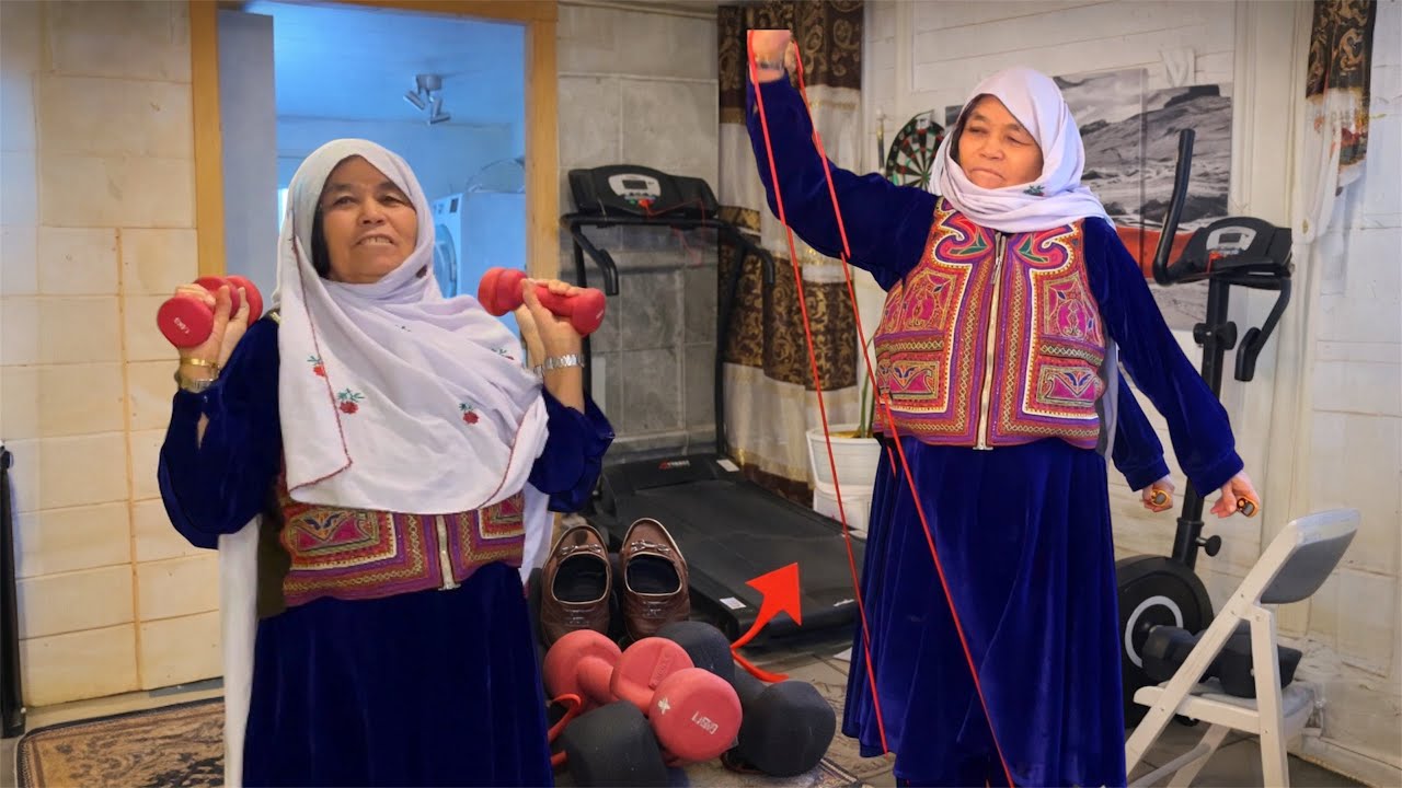 Блю Джон тренируется 💪😊 Крепко тренируюсь дома без отговорок ❤️ #jaghori #workout_at_home #moms ❤️