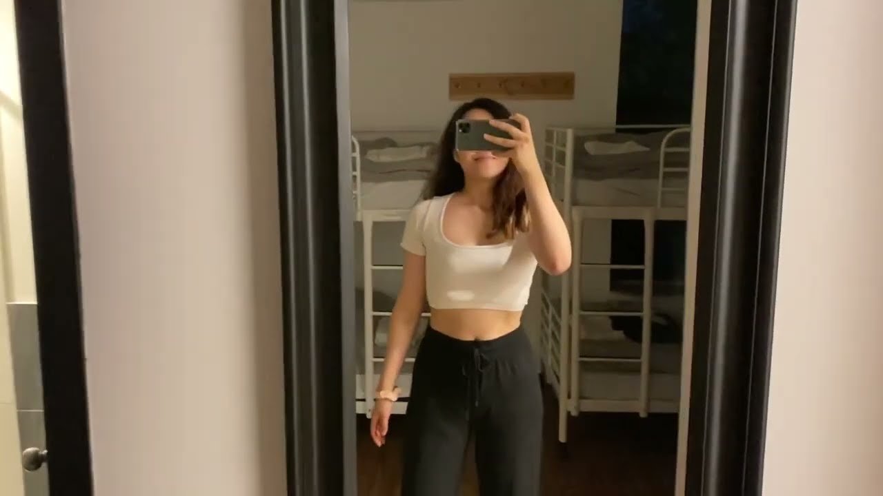 Montreal Hostel Tour🥖