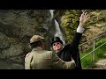 I fan ricreano la celebre morte di Sherlock Holmes alle cascate del Reichenbach, nelle Alpi svizzere
